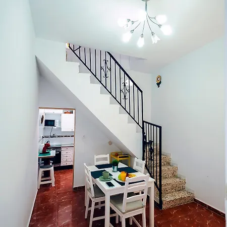 Atp San Cristobal A 5 Minutos De Puerta Purchena - Alcazaba - Catedral - Wifi Gratis! Сasa de vacaciones